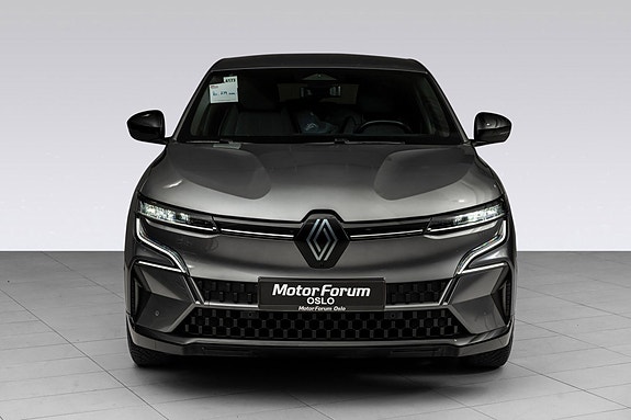 Renault Megane E-Tech 3 of 5