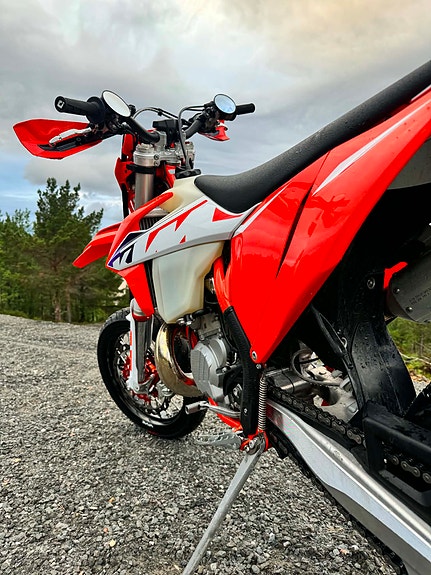 KTM 300 EXC 8 of 28