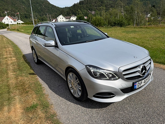 Mercedes-Benz E350 3 of 30