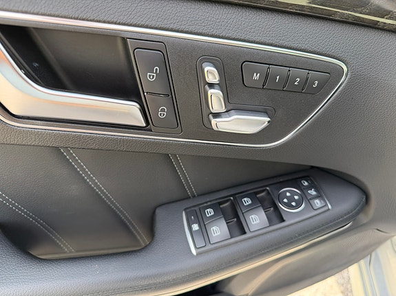 Mercedes-Benz E350 18 of 30