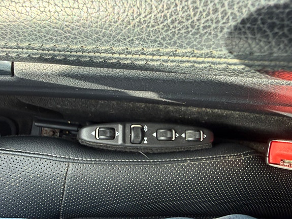 Mercedes-Benz E350 26 of 30