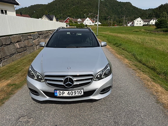 Mercedes-Benz E350 2 of 30