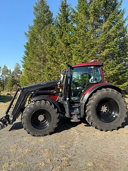 Valtra N175D 2 of 12