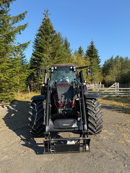 Valtra N175D 4 of 12