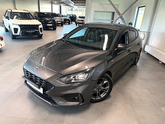 Ford Focus 2 of 16