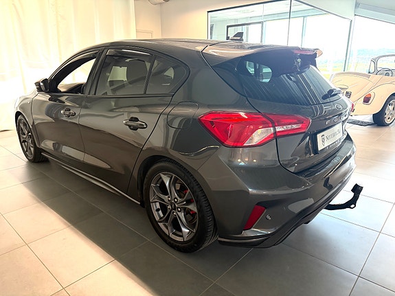 Ford Focus 4 of 16
