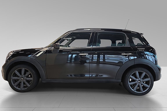 MINI Countryman Cooper S 2 of 5