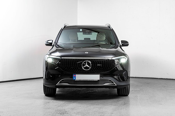 Mercedes-Benz EQB300 3 of 5