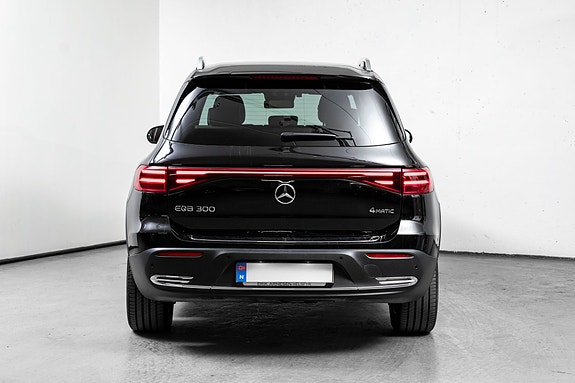 Mercedes-Benz EQB300 5 of 5