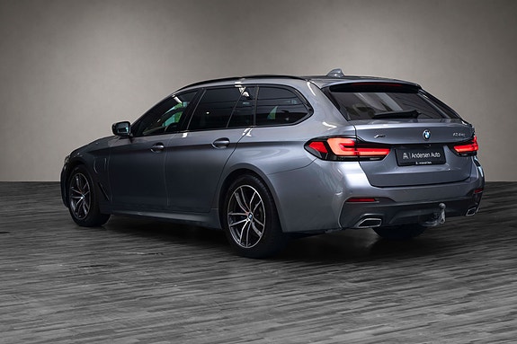 BMW 530e 3 of 5