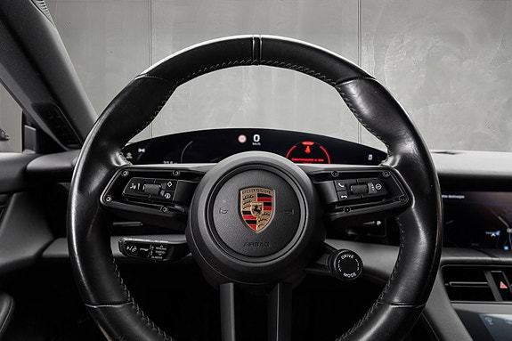 Porsche Taycan 4 16 of 30