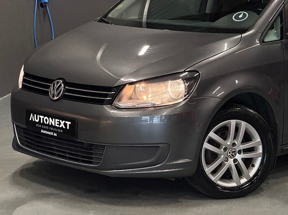 Volkswagen Touran 3 of 5