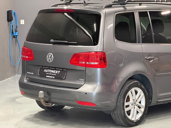 Volkswagen Touran 5 of 5