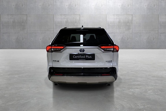 Toyota RAV4 4 of 5