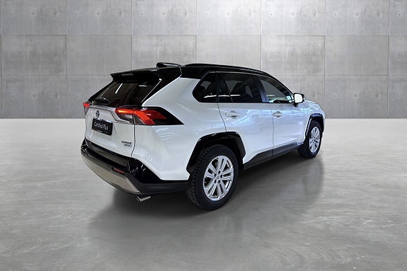 Toyota RAV4 5 of 5