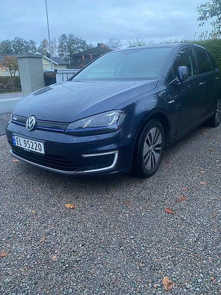 Volkswagen e-Golf VII 2 of 5
