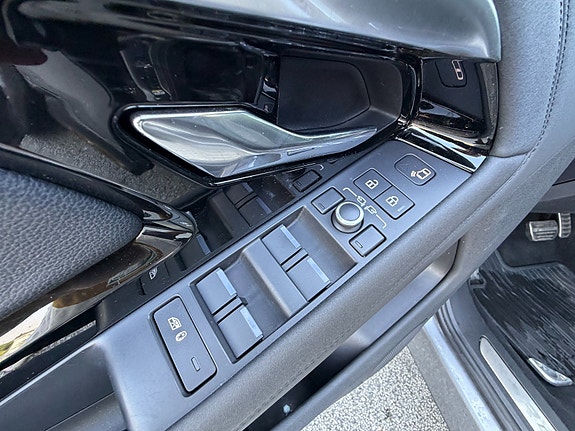 Land Rover Range Rover Evoque 7 of 30