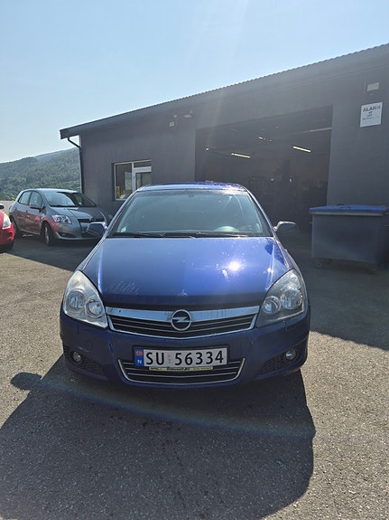 Opel Astra 2 of 5