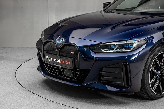 BMW i4 3 of 5