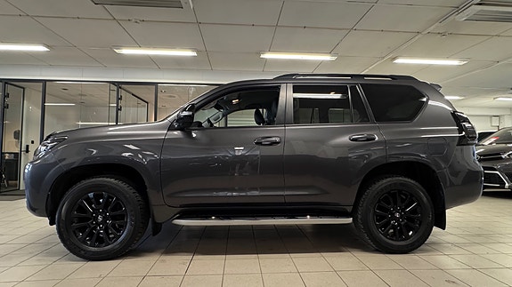 Toyota Land Cruiser 5 of 5