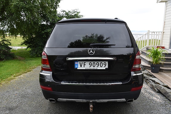 Mercedes-Benz GL420 4 of 5