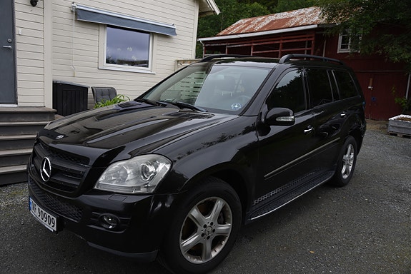 Mercedes-Benz GL420 2 of 5