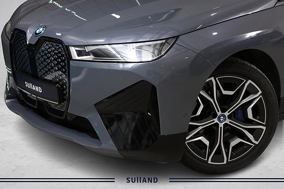 BMW iX 3 of 5
