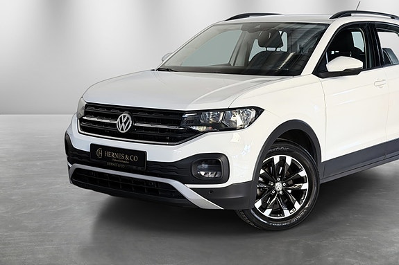 Volkswagen T-Cross 2 of 5