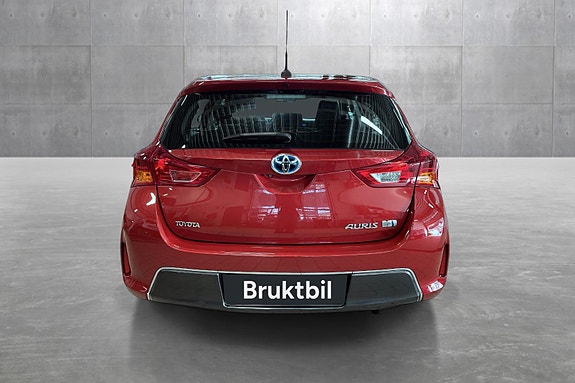 Toyota Auris 4 of 5