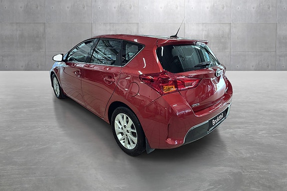 Toyota Auris 3 of 5