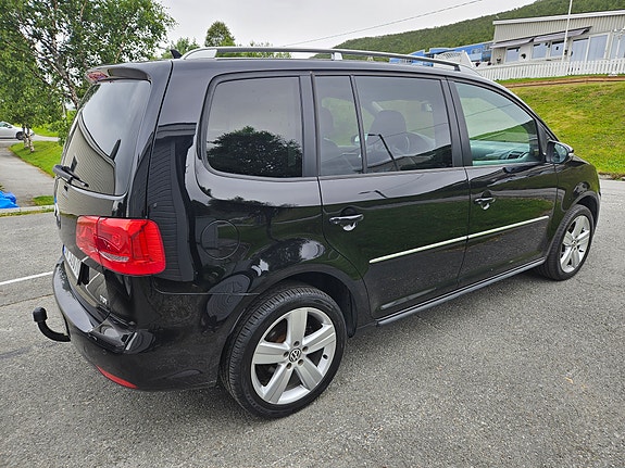 Volkswagen Touran 5 of 5