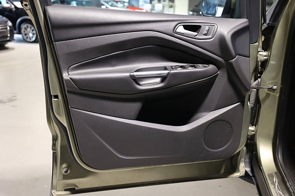 Ford Kuga 10 of 30