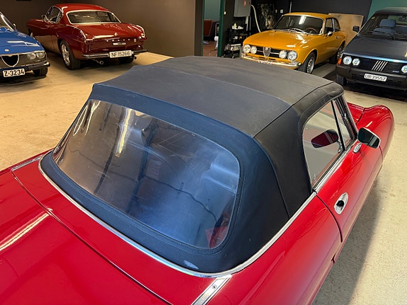 Alfa Romeo Spider 6 of 30