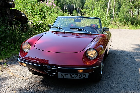 Alfa Romeo Spider 9 of 30