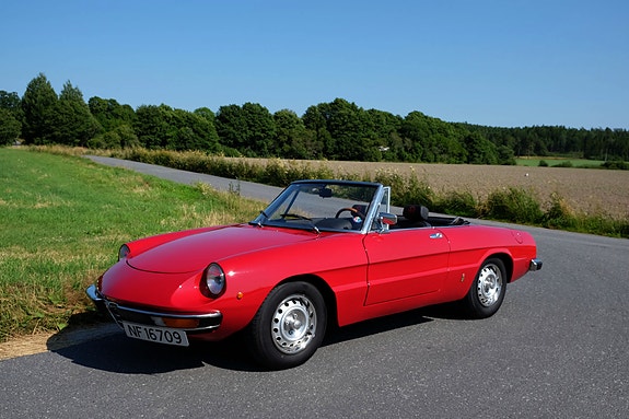 Alfa Romeo Spider 7 of 30