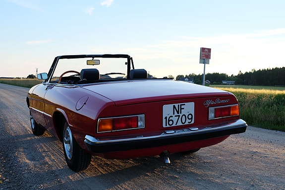 Alfa Romeo Spider 23 of 30