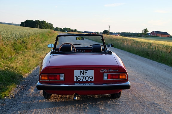 Alfa Romeo Spider 24 of 30