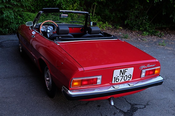 Alfa Romeo Spider 14 of 30