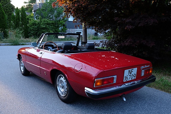 Alfa Romeo Spider 17 of 30