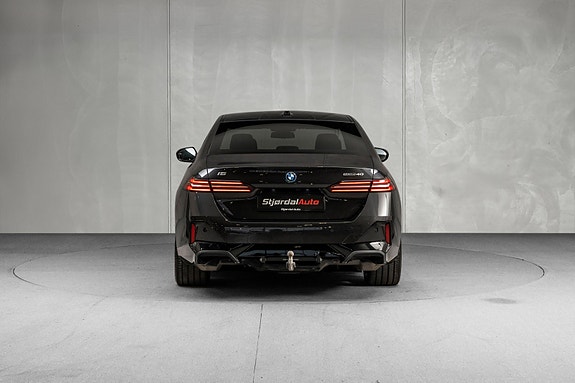 BMW i5 9 of 30