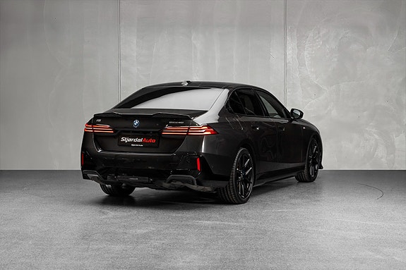 BMW i5 11 of 30