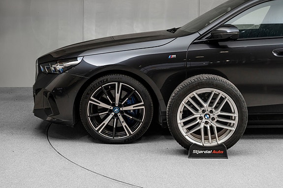 BMW i5 7 of 30