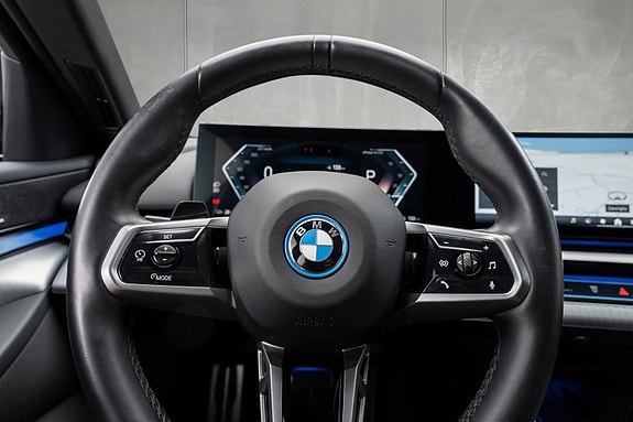 BMW i5 18 of 30