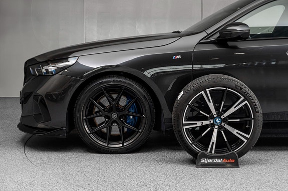 BMW i5 6 of 30