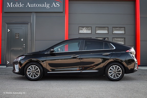 Hyundai IONIQ 5 of 5