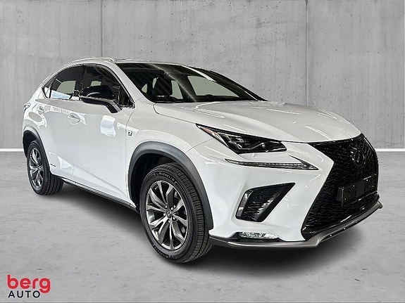 Lexus NX300h 3 of 5