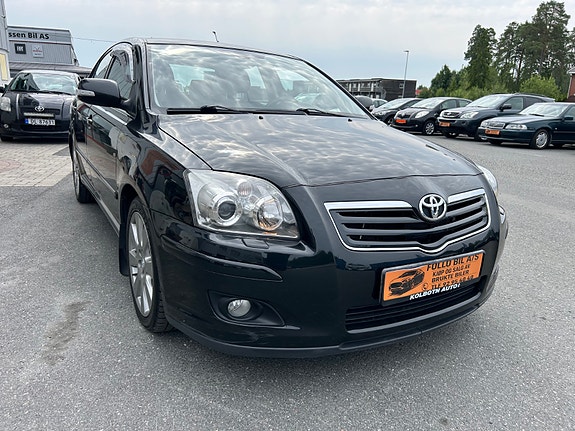 Toyota Avensis 4 of 5