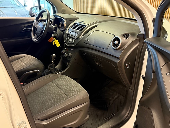 Chevrolet Trax 19 of 22