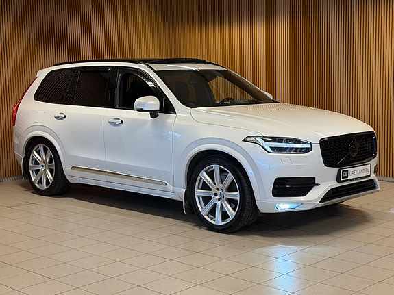 Volvo XC90 2 of 5