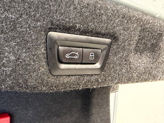 BMW i5 10 of 30